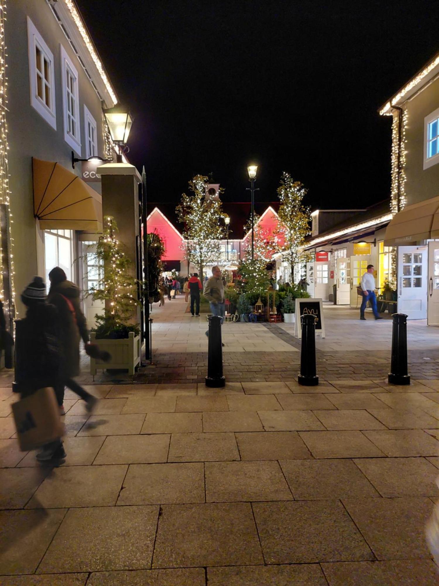 The Veterinary @ Kildare Village Экстерьер фото